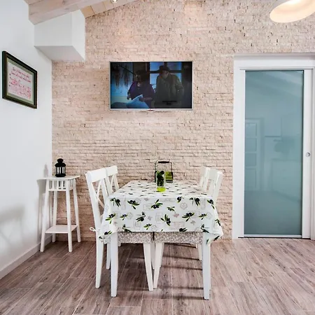 Villa Kos Rovinj Apartments Esterno foto